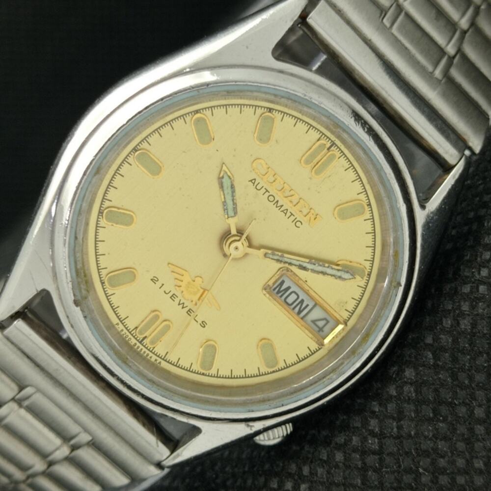 Vintage 1976 Citizen Automatic Mens Silver Watch W/daydate & Gold accents